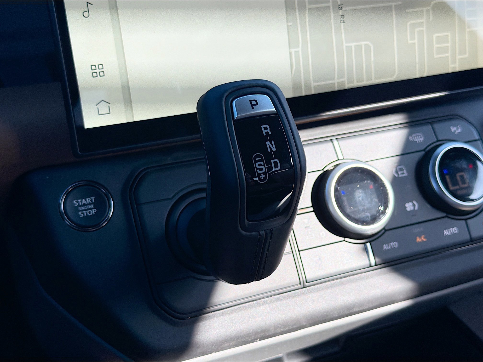 New 2026 Land Rover Defender 90 V8 image 29