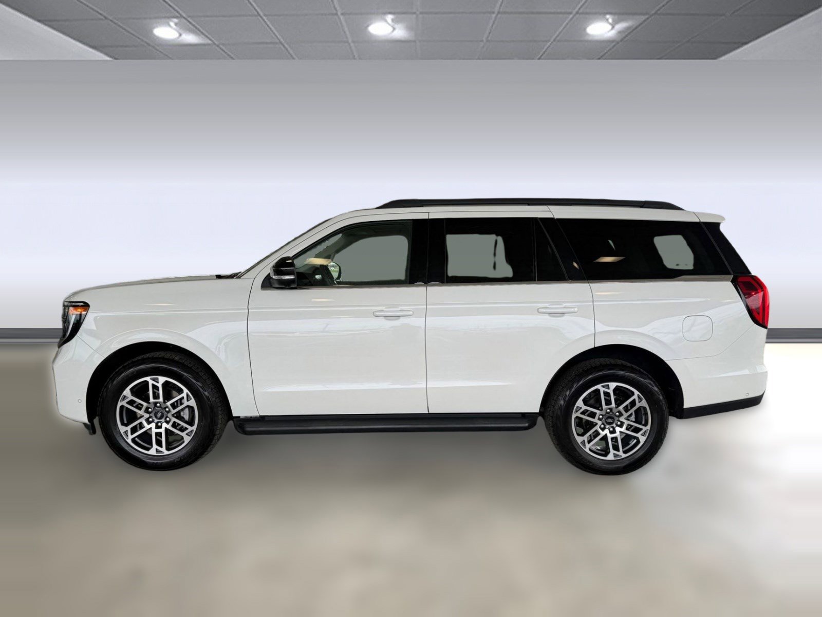 Used 2025 Ford Expedition Active AWD/4WD image 2