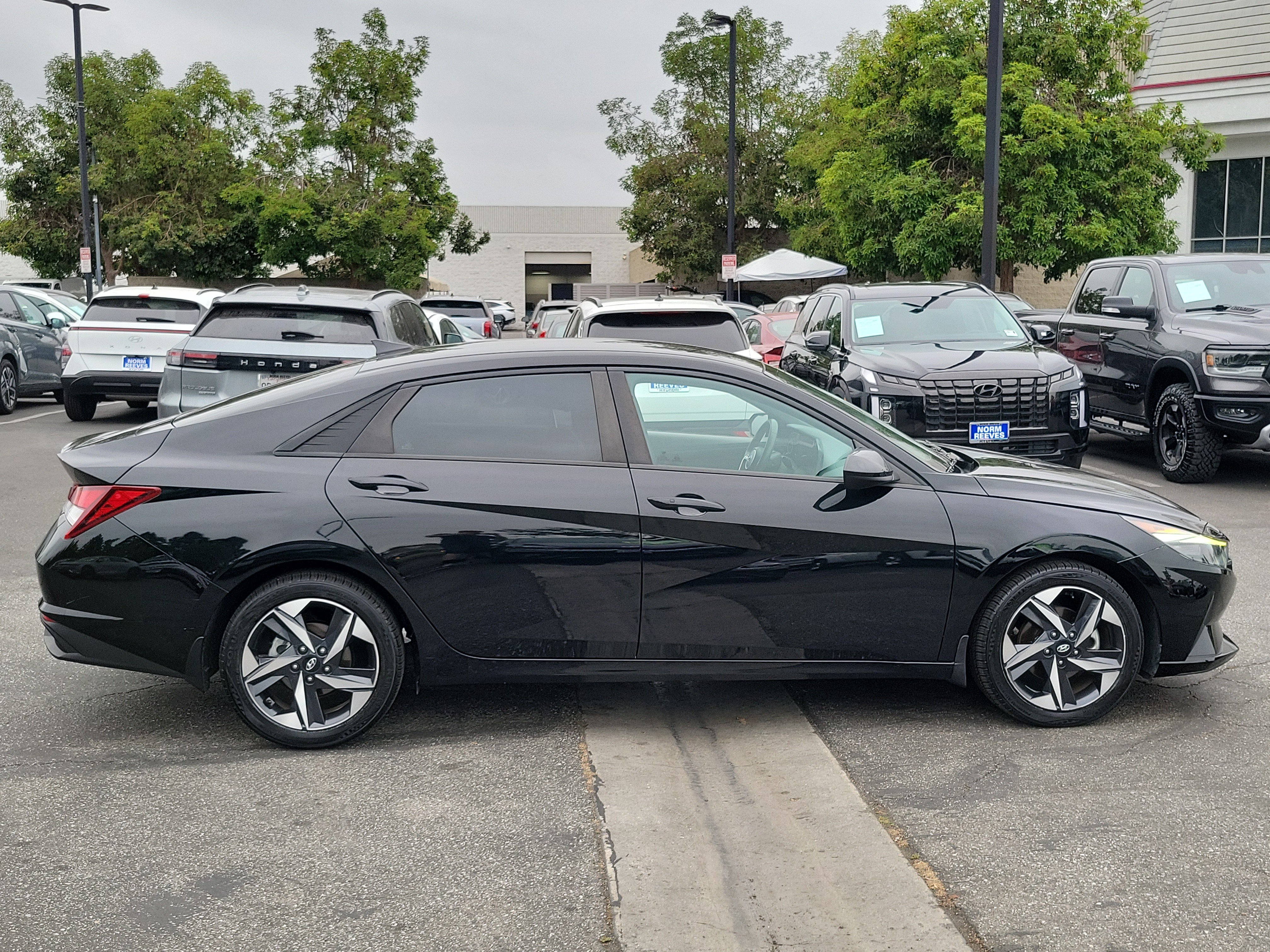 Certified 2023 Hyundai Elantra SEL w/ Convenience Package FWD image 5