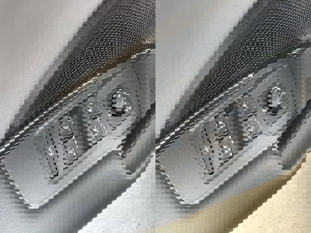 New 2026 Volkswagen Tiguan SE image 11