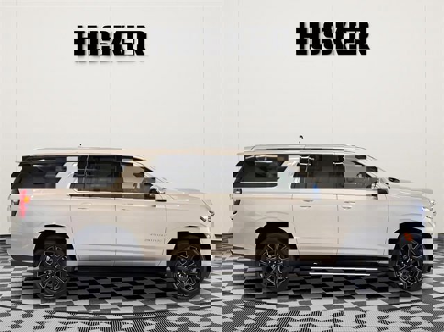 Certified 2024 Chevrolet Suburban Premier image 2