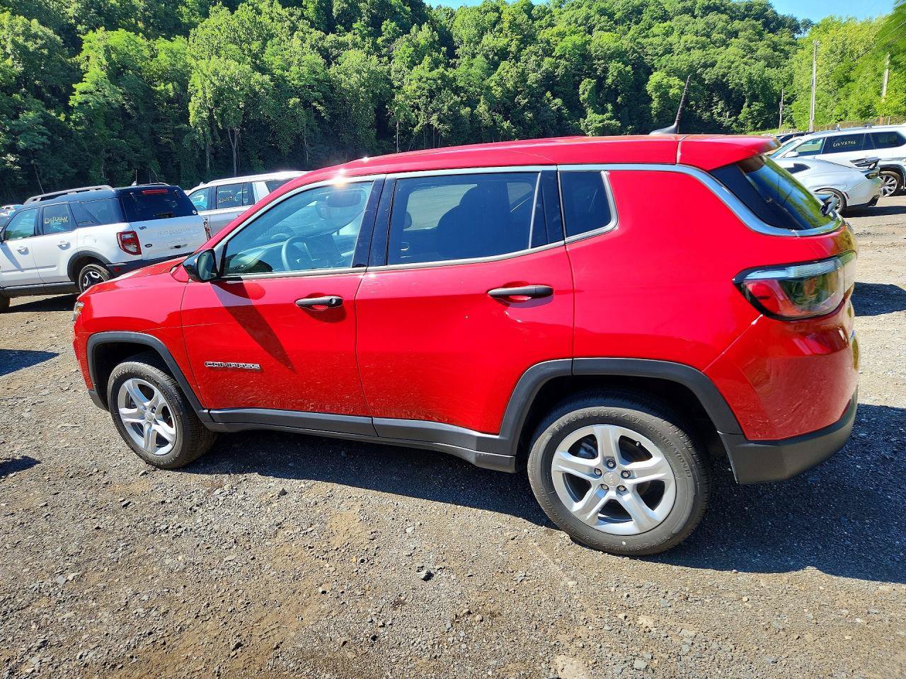 Used 2024 Jeep Compass Sport AWD/4WD image 3