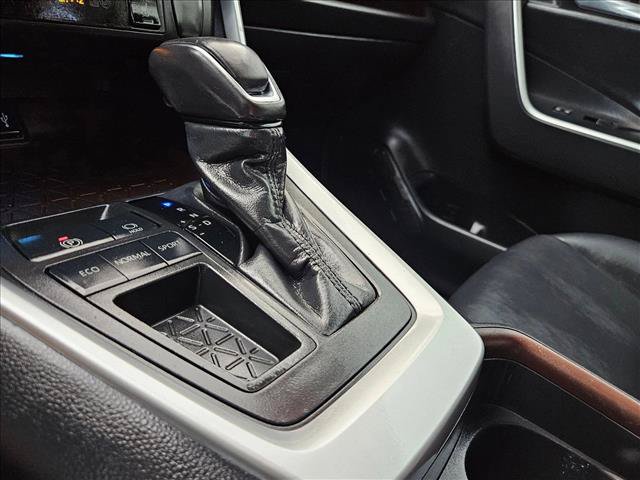 Used 2019 Toyota RAV4 Limited FWD image 15
