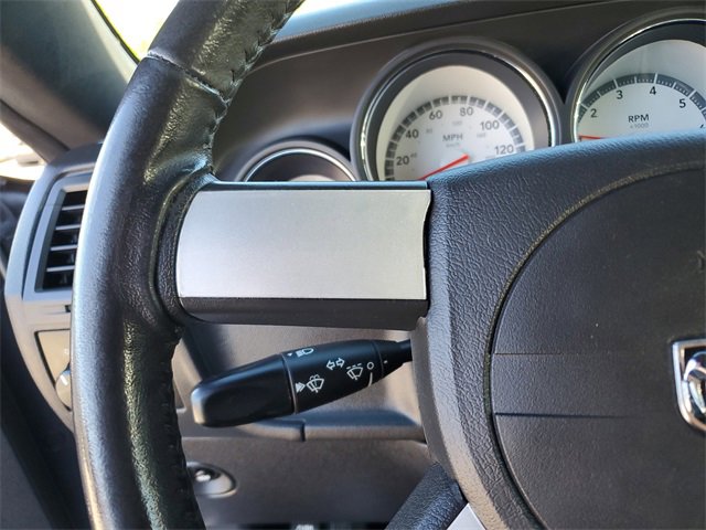 Used 2010 Dodge Challenger SE image 12