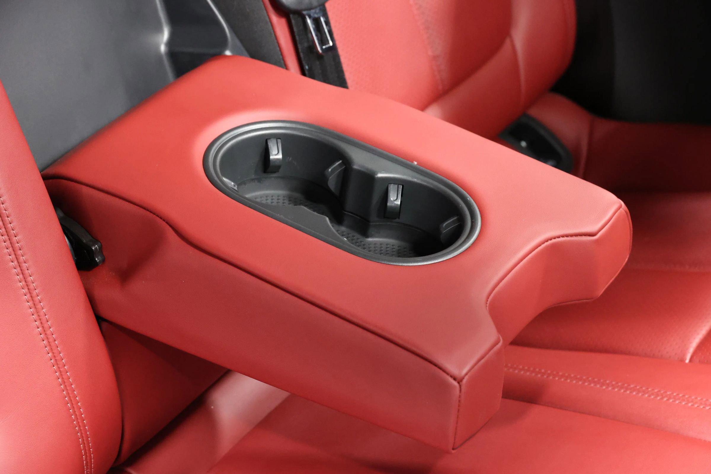 Used 2022 Porsche Macan image 68