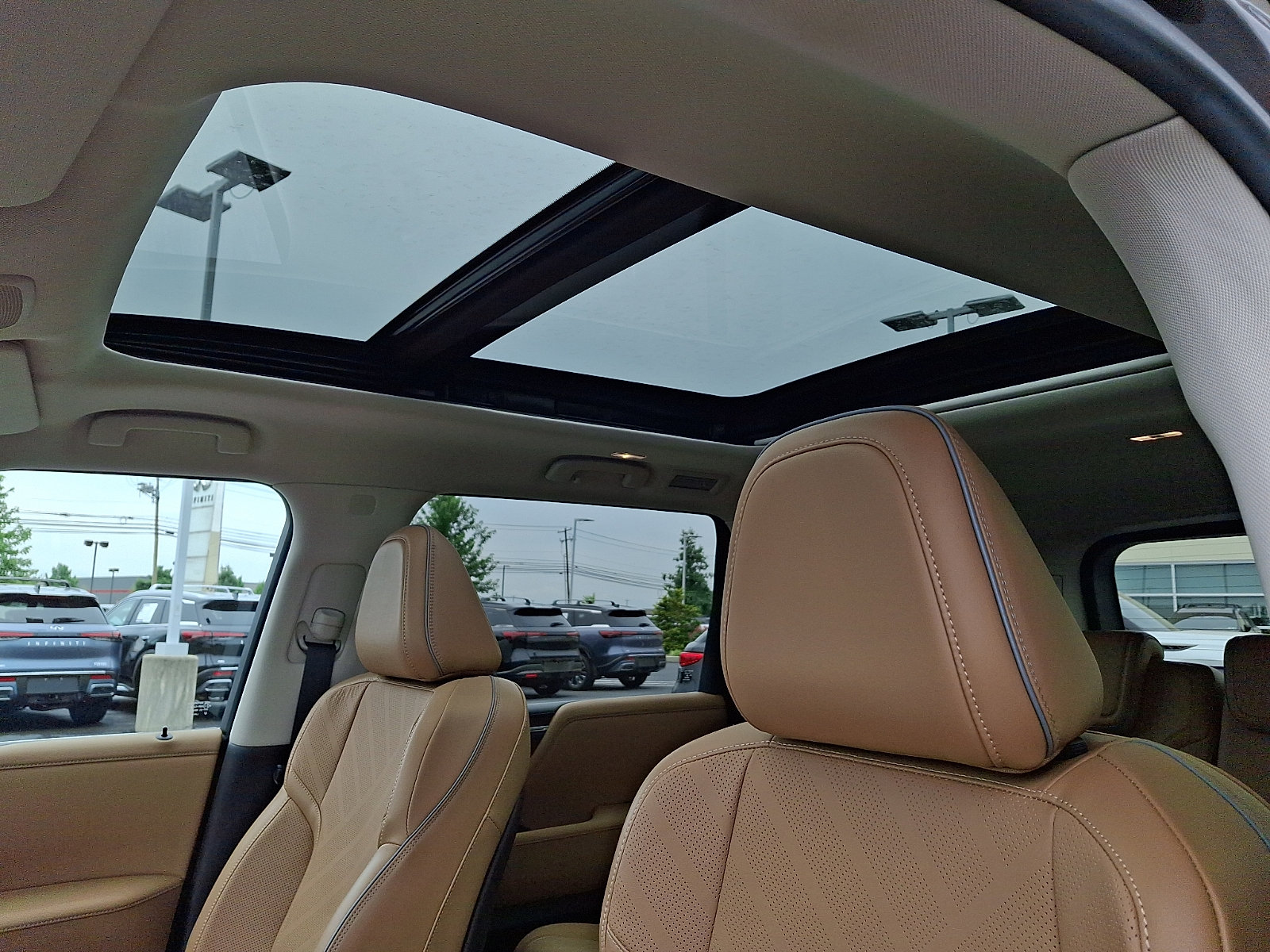 Certified 2025 INFINITI QX80 Luxe AWD/4WD image 9