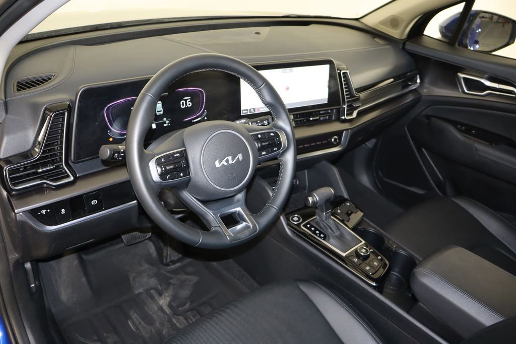 Used 2025 Kia Sportage EX image 27