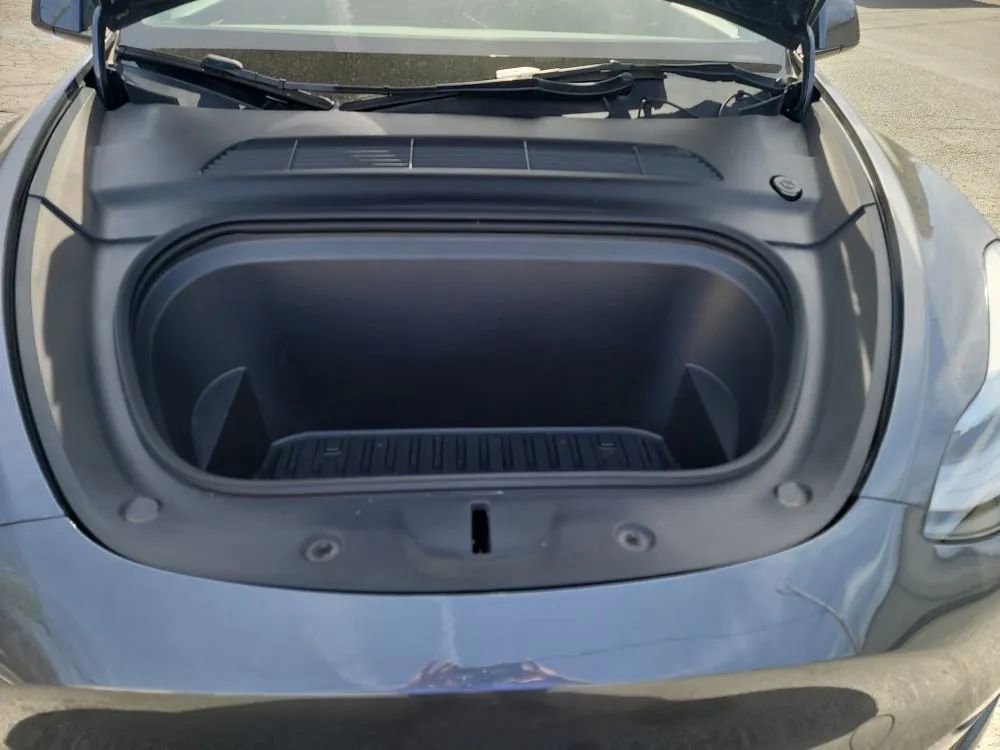 Used 2023 Tesla Model Y 2WD image 30