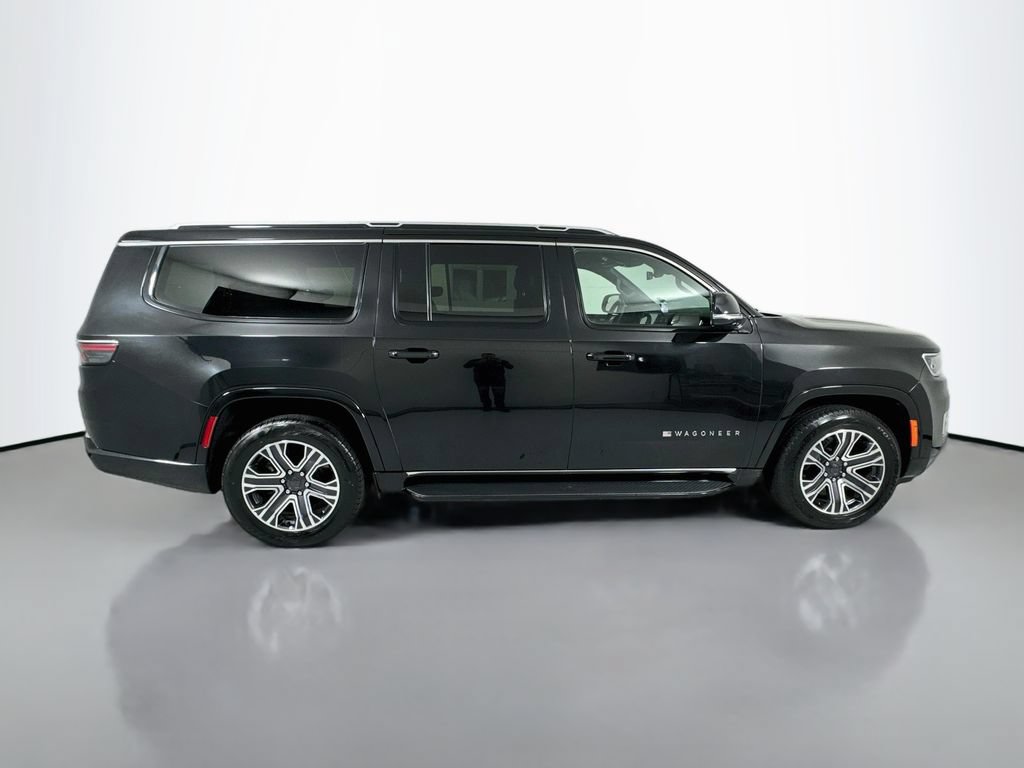 Used 2024 Jeep Wagoneer L Series II RWD image 8
