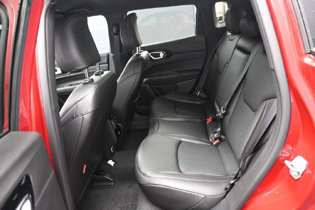 New 2026 Jeep Compass Trailhawk w/ Trailer Tow Group AWD/4WD image 27