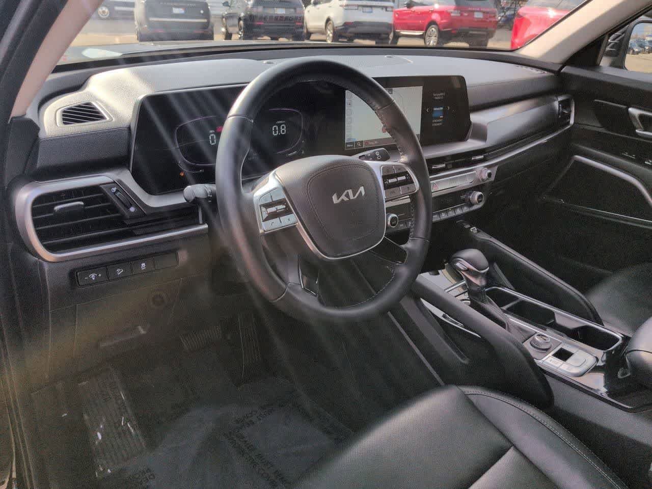Used 2023 Kia Telluride S AWD/4WD image 2