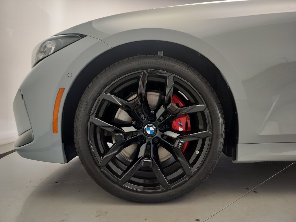 New 2026 BMW 330i Sedan w/ M Sport Package RWD image 5