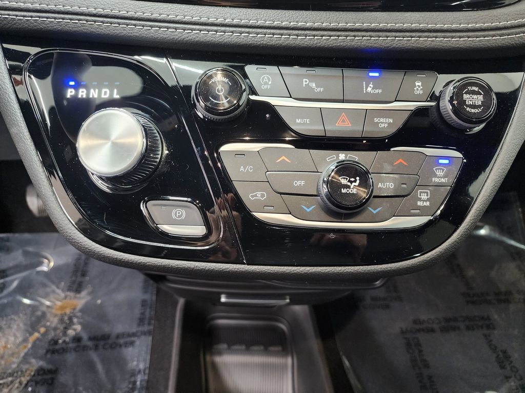 New 2026 Chrysler Pacifica Select image 14
