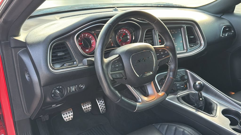 Used 2016 Dodge Challenger SRT Hellcat RWD image 16