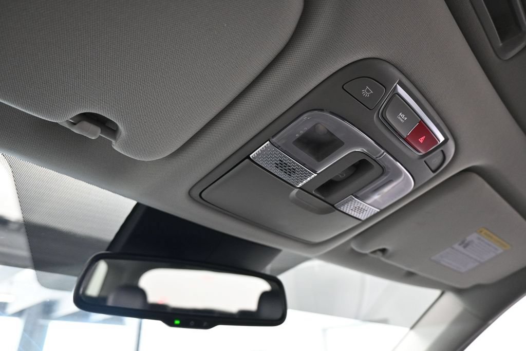 Used 2025 Kia Telluride EX w/ EX Captain's Chair Package FWD image 28
