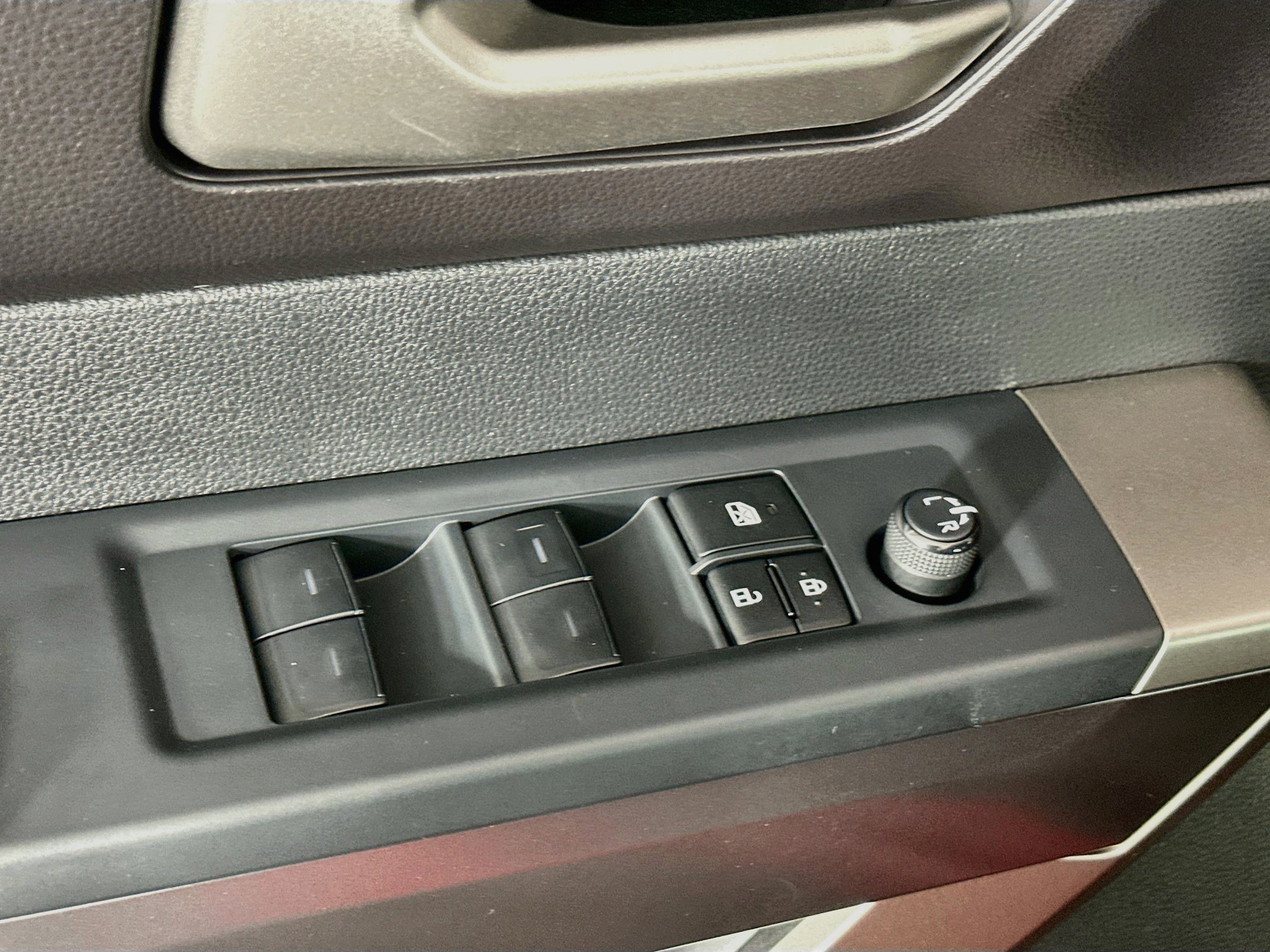 Used 2022 Toyota Tundra SR5 w/ SR5 Premium Package AWD/4WD image 15