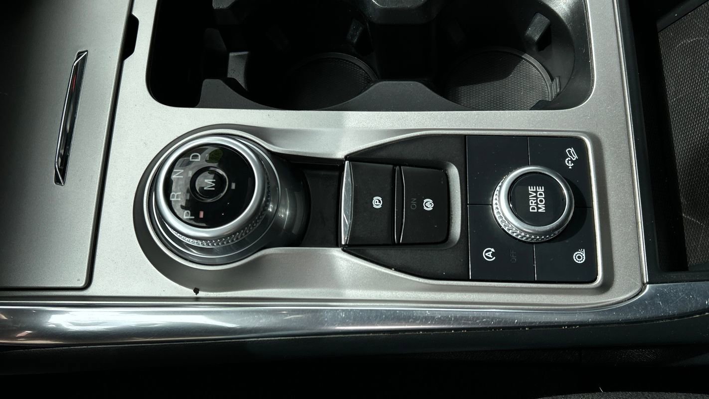 Used 2020 Ford Explorer XLT w/ Equipment Group 202A image 33