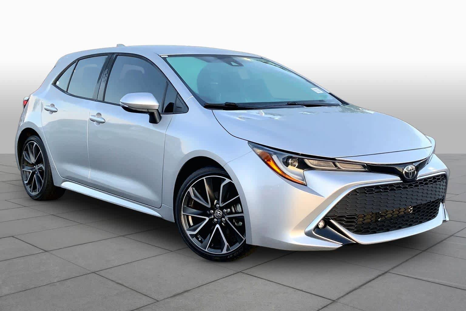 Used 2022 Toyota Corolla XSE FWD image 3