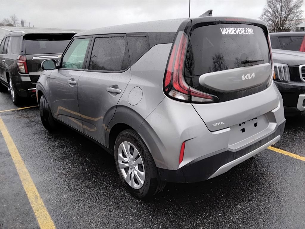 Used 2024 Kia Soul LX image 5