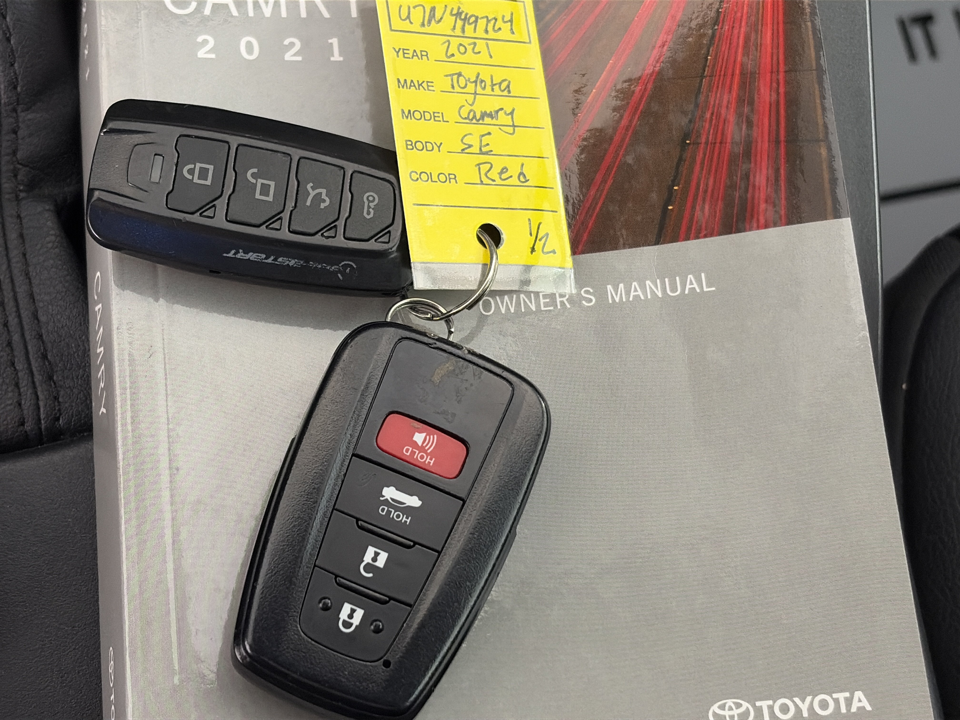 Used 2021 Toyota Camry SE FWD image 33