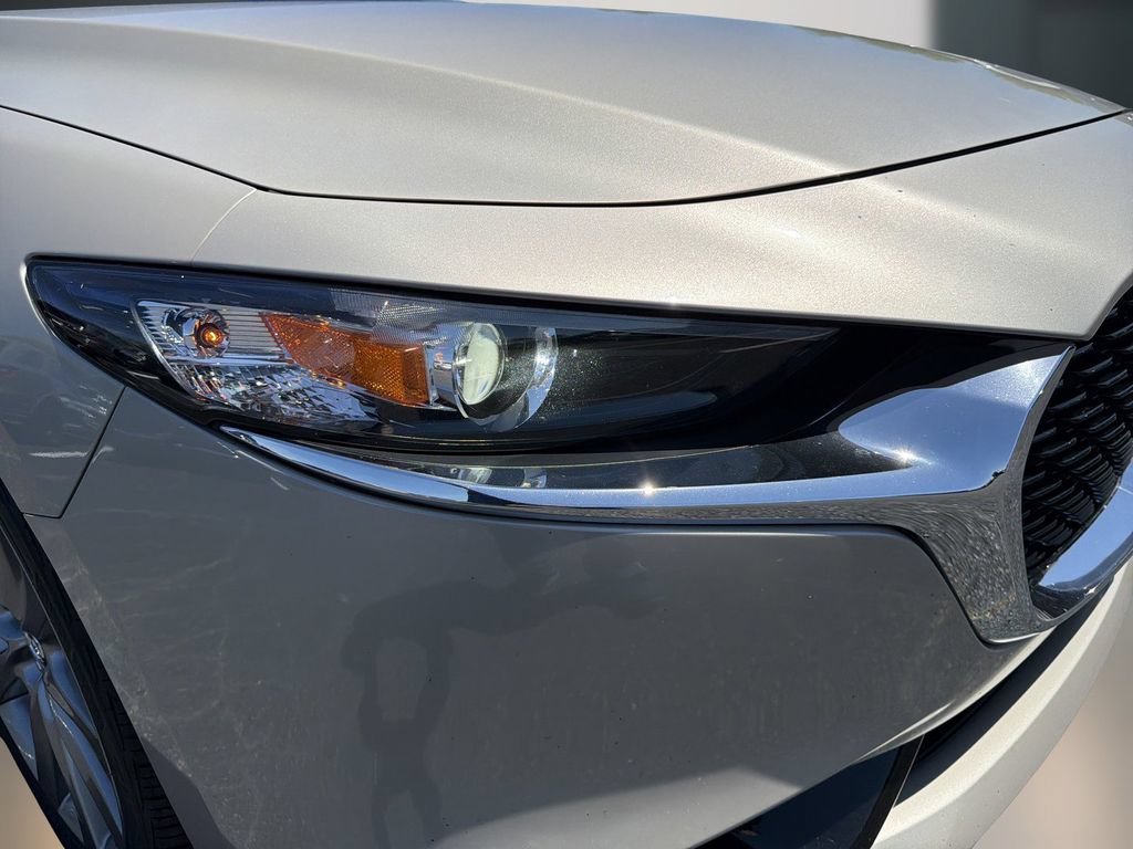 Used 2023 MAZDA MAZDA3 s FWD image 11