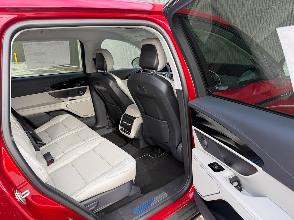New 2026 Lincoln Nautilus Premier w/ Equipment Group 102A AWD/4WD image 20
