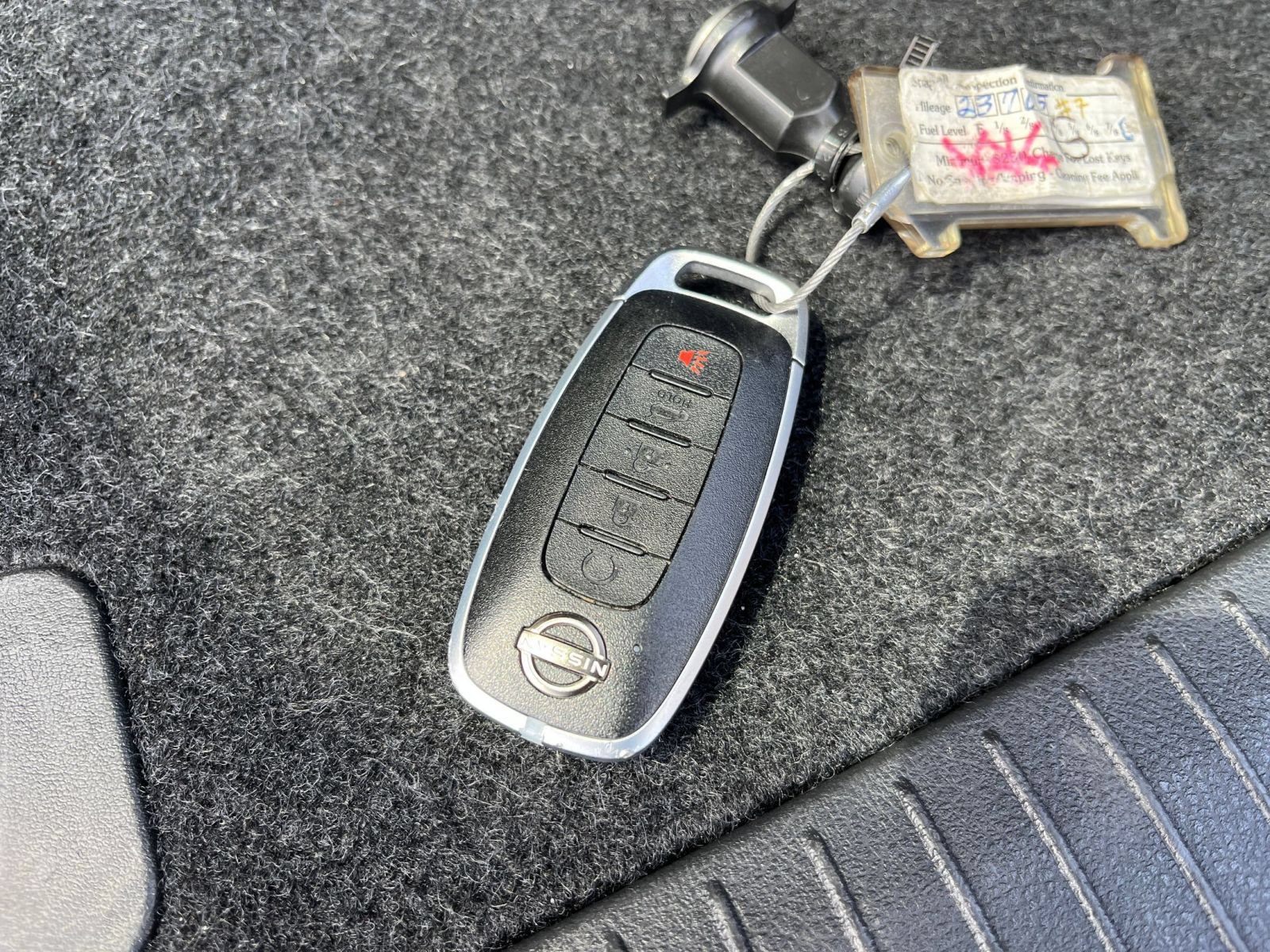 Used 2025 Nissan Rogue SV FWD image 27