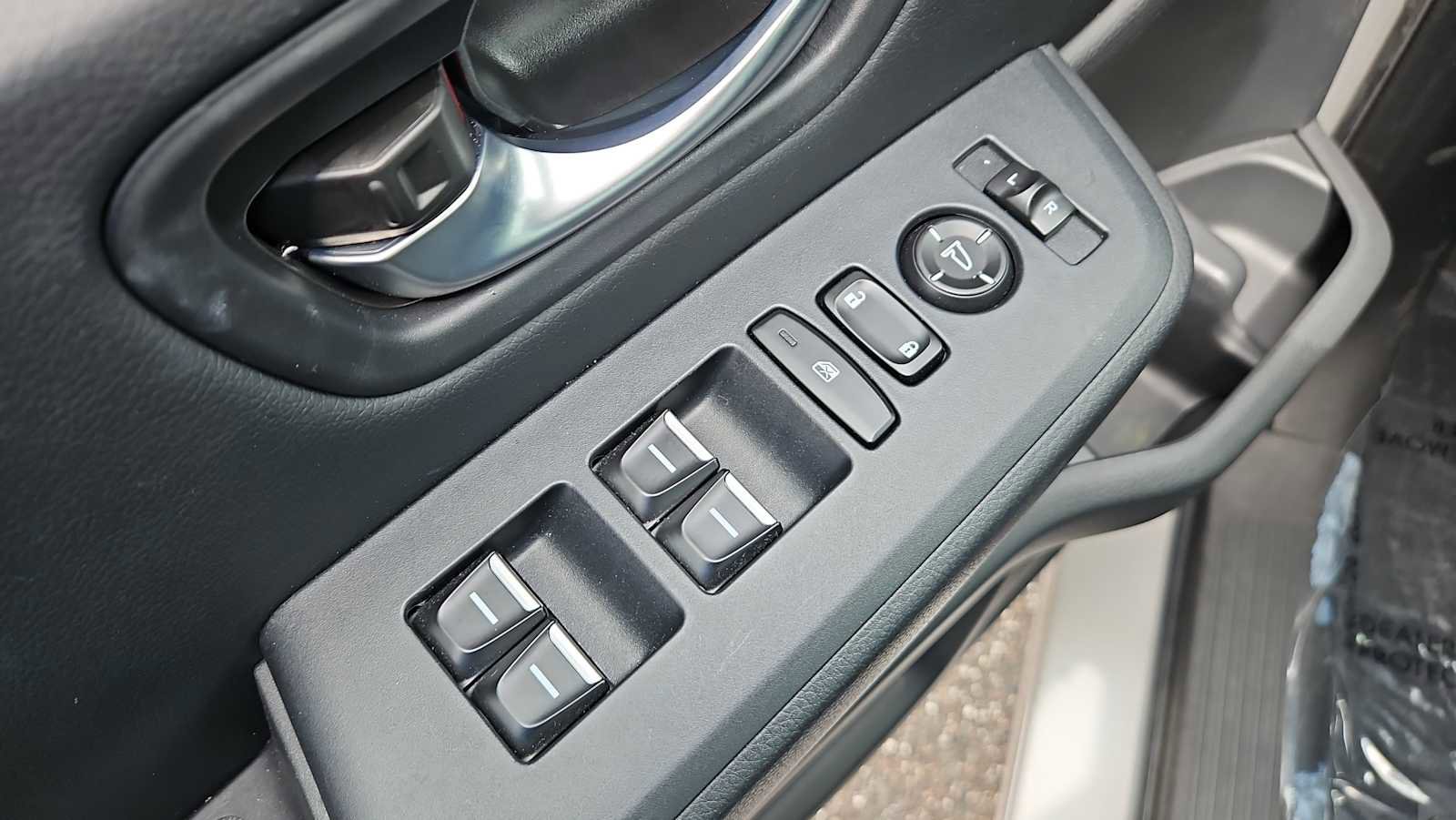 Used 2023 Honda Pilot Touring image 15