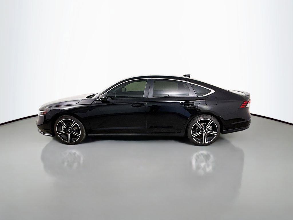 Used 2025 Honda Accord Sport image 4