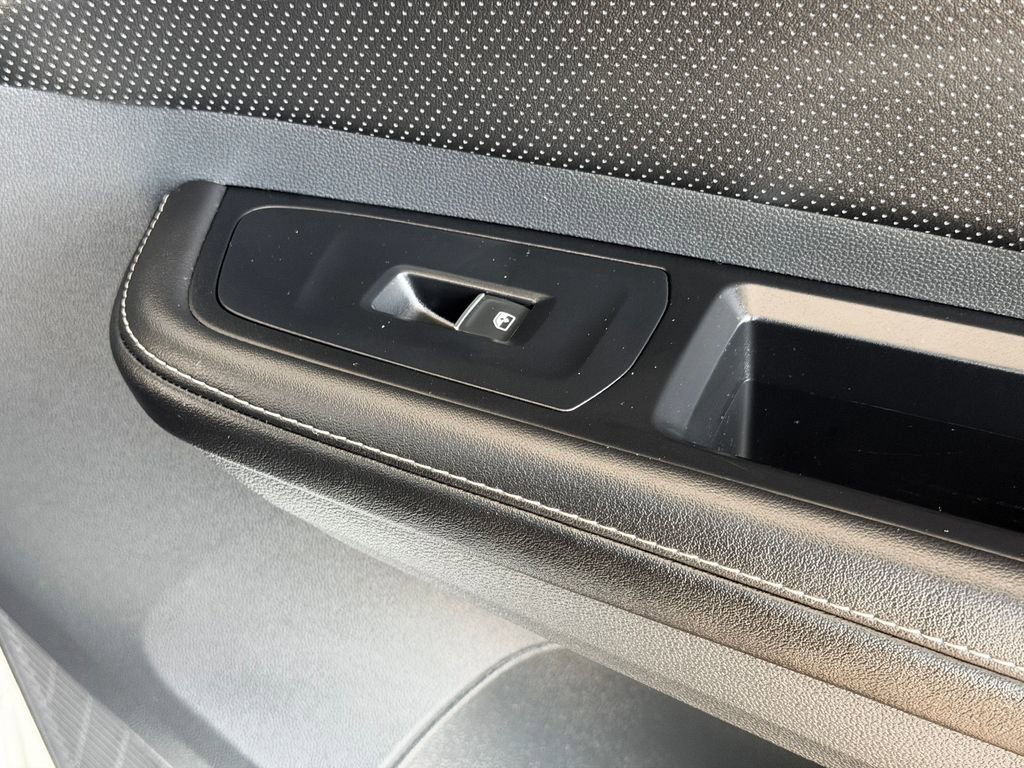 Used 2024 Volkswagen Atlas Cross Sport SE image 27