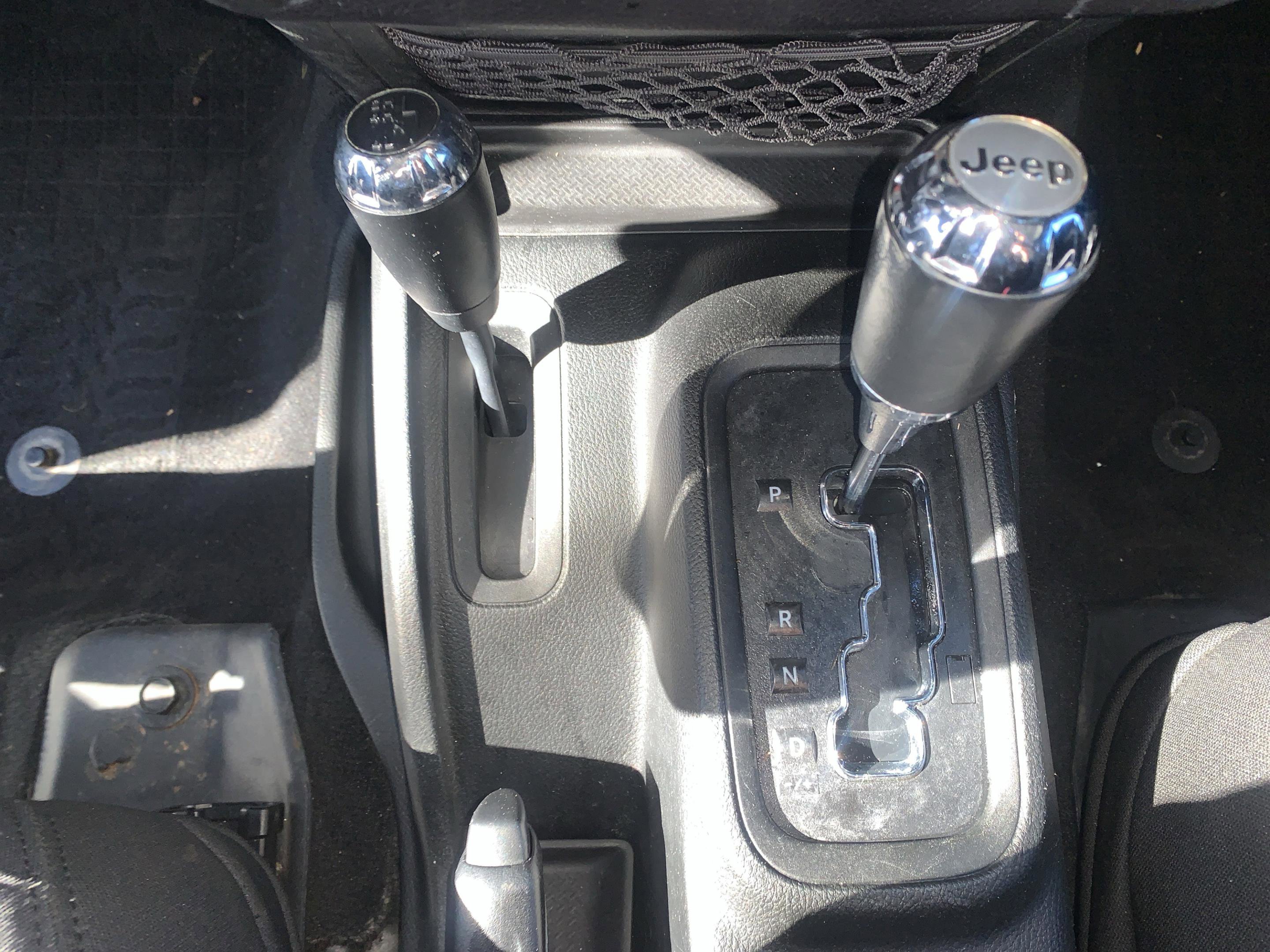 Used 2017 Jeep Wrangler Unlimited Sport w/ Connectivity Group image 19