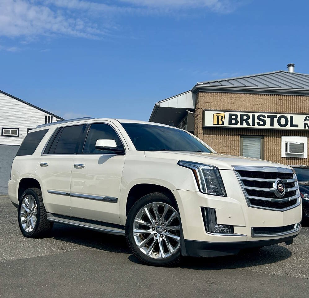 Used 2015 Cadillac Escalade Luxury AWD/4WD image 35