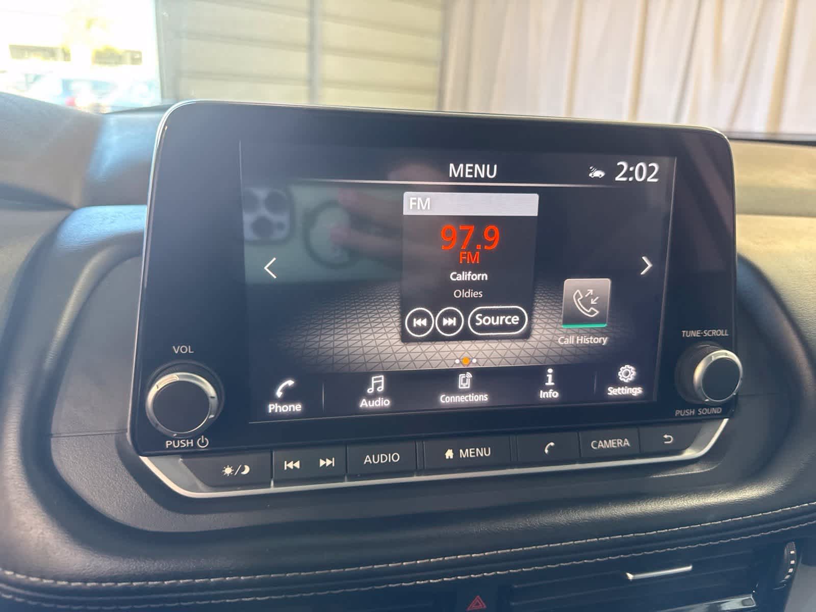 Used 2022 Nissan Rogue SV FWD image 21