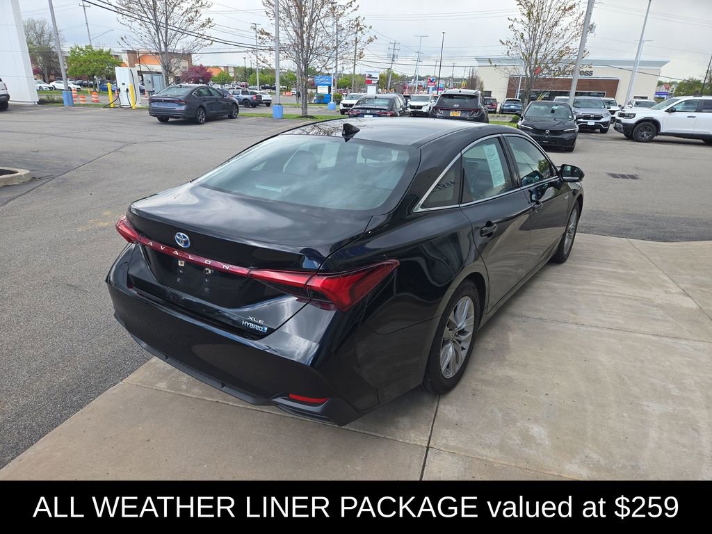 Used 2020 Toyota Avalon XLE w/ Moonroof Package FWD image 4