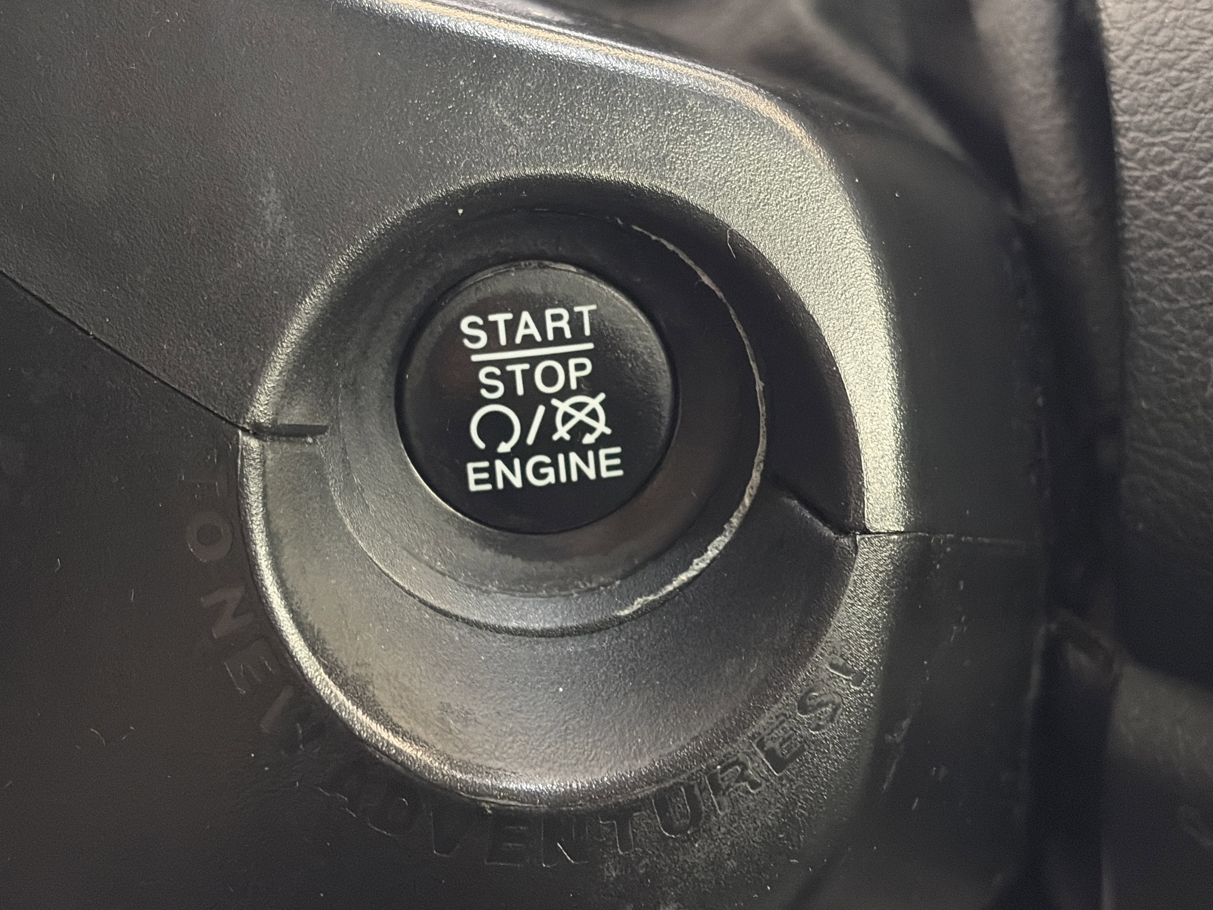 Used 2018 Jeep Renegade Latitude w/ Cold Weather Group image 28