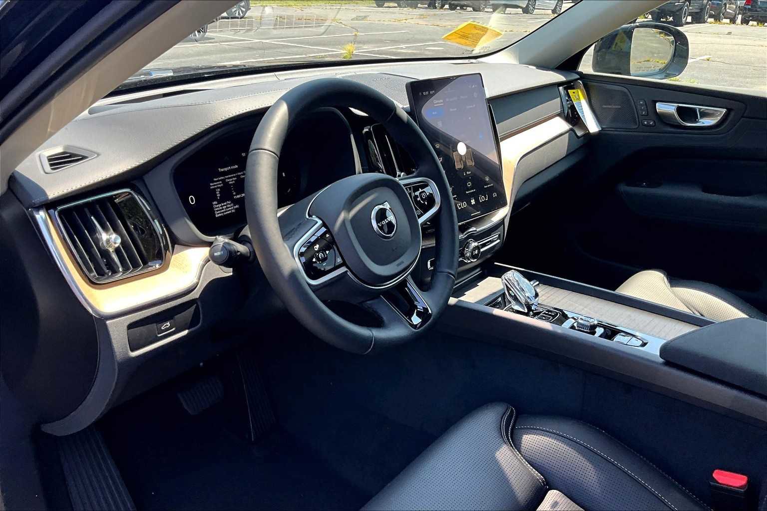New 2026 Volvo XC60 B5 Ultra w/ Protection Package Premier AWD/4WD image 9