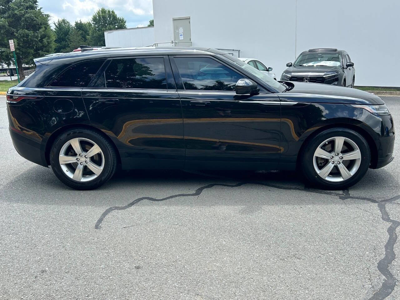 Used 2018 Land Rover Range Rover Velar S image 2