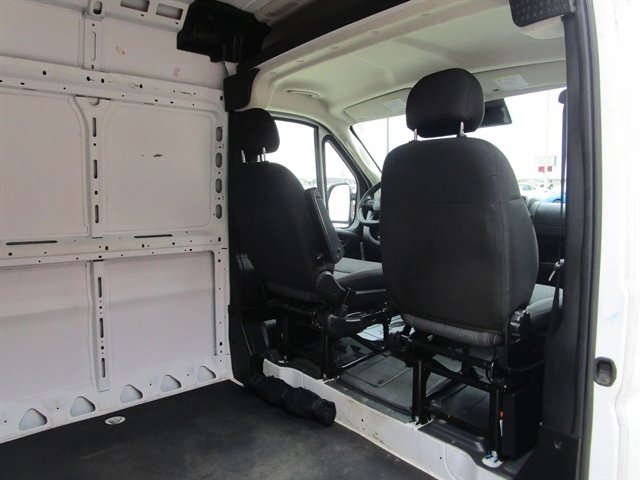 Used 2025 RAM ProMaster 2500 w/ Convenience Group image 17