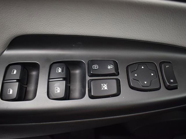 Used 2022 Hyundai Kona Limited image 29