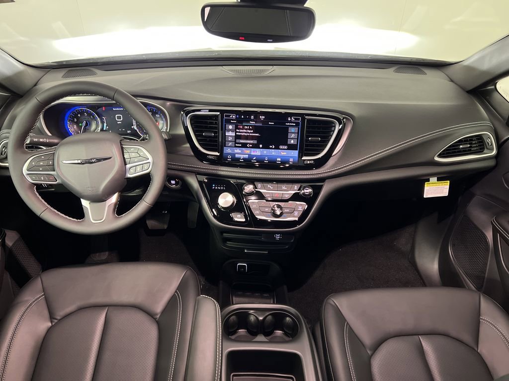 New 2026 Chrysler Pacifica Select image 26