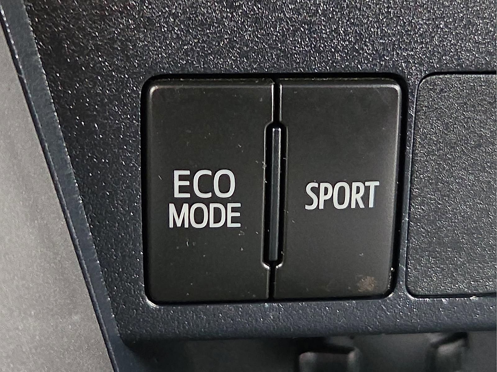 Used 2017 Toyota RAV4 XLE image 17