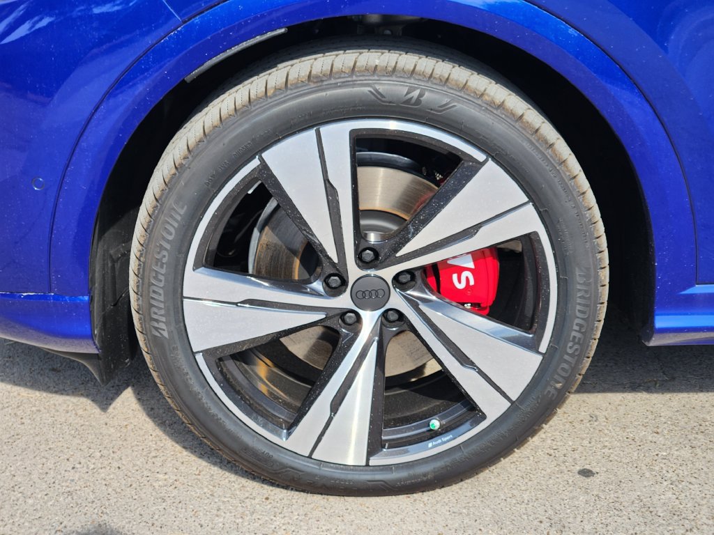 New 2026 Audi SQ5 Prestige AWD/4WD image 13