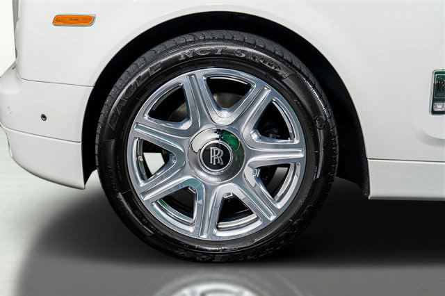 Used 2016 Rolls-Royce Phantom Sedan image 17