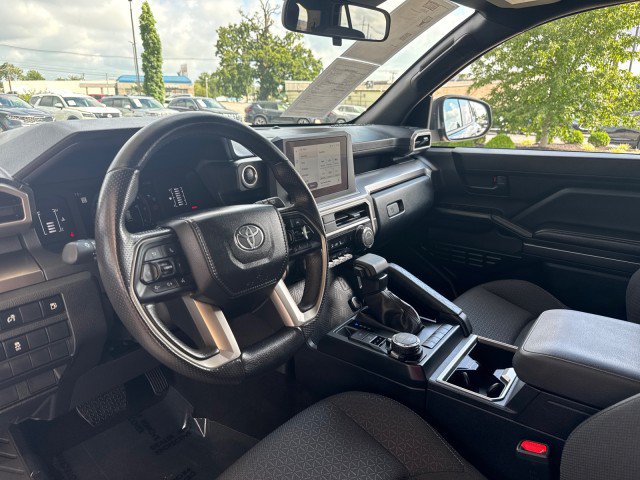 Used 2025 Toyota 4Runner SR5 AWD/4WD image 10