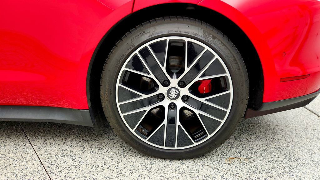 Used 2024 Porsche Taycan 4S image 9