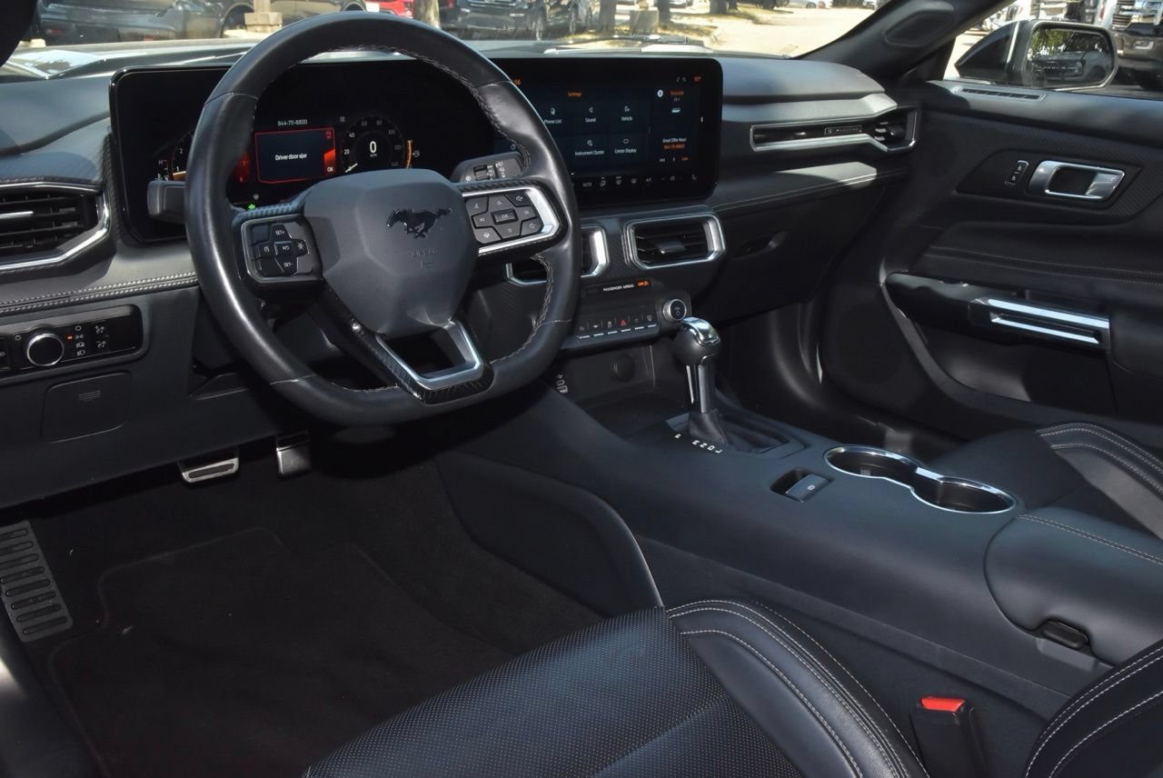 Used 2025 Ford Mustang Premium RWD image 13