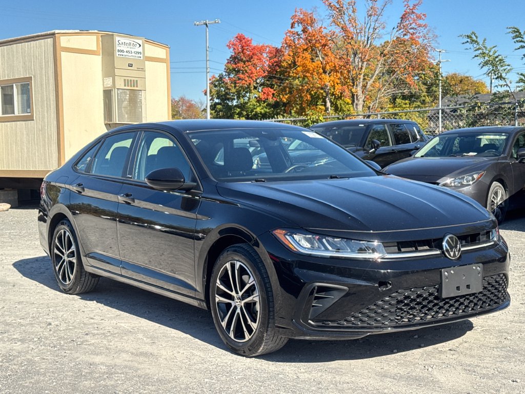 Used 2025 Volkswagen Jetta Sport FWD image 8
