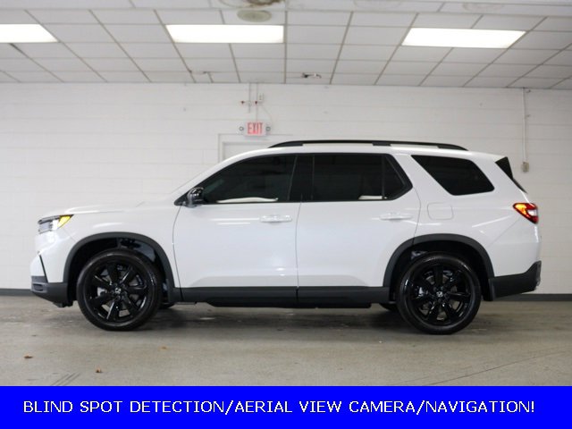 Used 2025 Honda Pilot Black Edition image 3