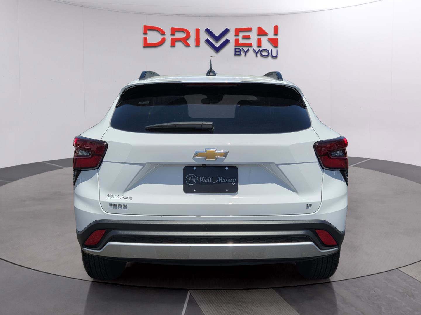 Used 2025 Chevrolet Trax LT w/ LT Convenience Package FWD image 4