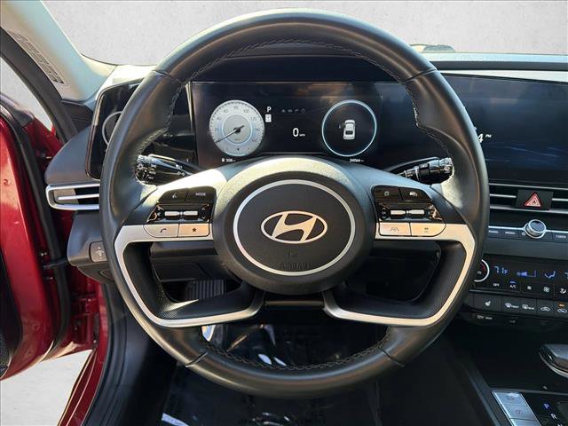 Used 2025 Hyundai Elantra SEL image 13